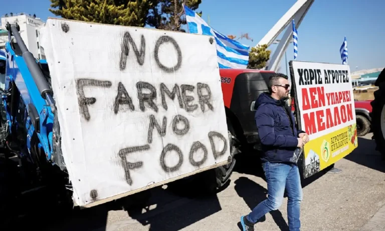 Κοινωνία: Γεώργιος Αποστολάκης- Ο Αγώνας της Γης: Από τα Μπλόκα των Χωραφιών στις Πλατείες της Ευρώπης