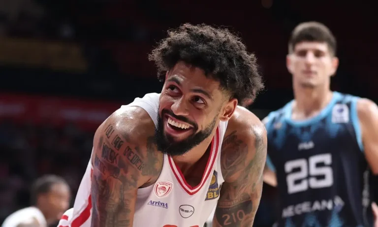 VIRAL: Ταξίδι στην Μπολόνια ο Ντόρσει με φόρμα Γκριντς