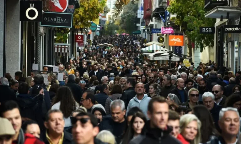 Κοινωνία: Κάπα Research: Οι μισοί Έλληνες νιώθουν ότι απειλούνται επαγγελματικά από το AI – Το σούπερ μάρκετ η χειρότερη «πληγή» της ακρίβειας