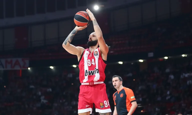 Μπάσκετ: Παίζει το καλύτερό του μπάσκετ στον Ολυμπιακό ο Εβάν Φουρνιέ; Οι αριθμοί μιλούν