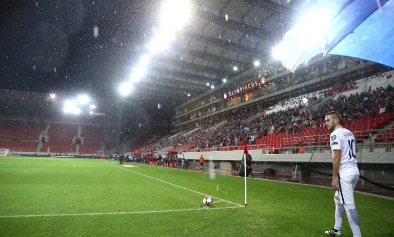 Ποδόσφαιρο: VAR και στα κόρνερ – Θα κάνει 2 ώρες να τελειώσει το παιχνίδι;