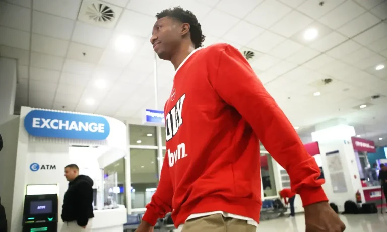 Ο Σέιμπεν Λι στο στόχαστρο της Αναντολού Εφές με φόντο τη Euroleague