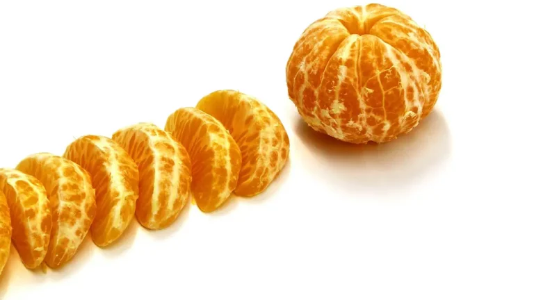 Γιατί τα μανταρίνια χωρίς κουκούτσια πολλές φορές έχουν κουκούτσια;