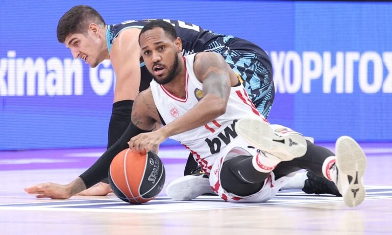 Μπάσκετ: Μόντε Μόρις: Ριμπάουντ, βουτιά αυτοθυσίας και πάσα ασιστ μισού γηπέδου σε ούτε ένα λεπτό και τρέλα στο ΣΕΦ