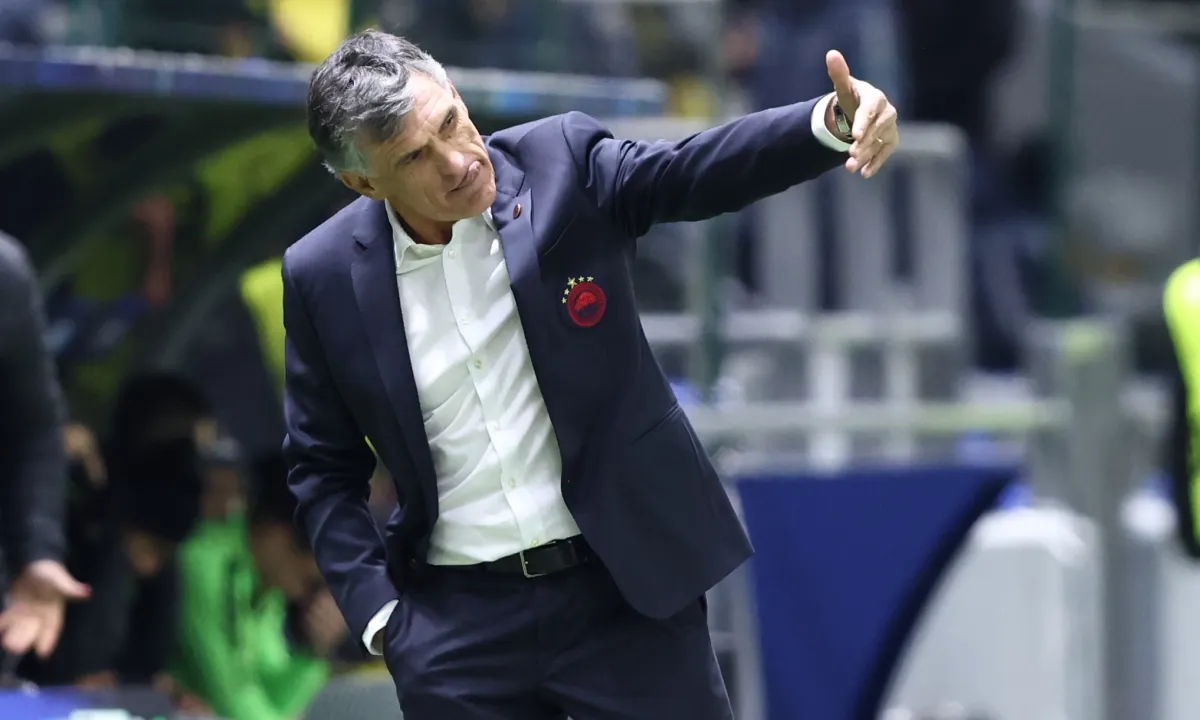 Ολυμπιακός μεταγραφές : Η δύσκολη απόφαση για το αν θα πάρει στόπερ – Ποιο το πρόβλημα με τον Λέο Περέιρα