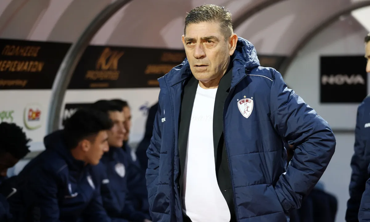 Ο Σάββας Παντελίδης περιμένει να «τελειώσουν» άμεσα οι ποδοσφαιριστές που δεν υπολογίζονται και να έρθουν οι μεταγραφές που θα βοηθήσουν να αποφευχθεί ο υποβιβασμός της ΑΕΛ.