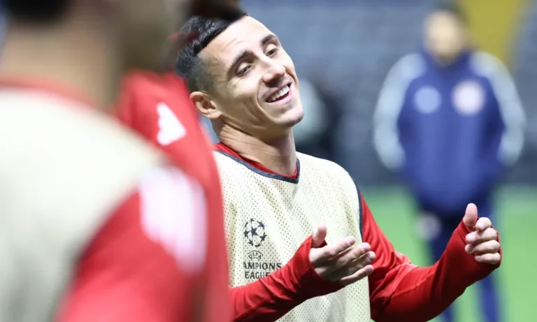 Ποδόσφαιρο: Ολυμπιακός ποδόσφαιρο : Το θέλω να παίξω του Ποντένσε και η ευκαιρία του Στρεφέτσα