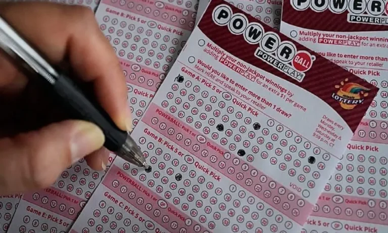 VIRAL: Powerball: Νικητής στο Άρκανσο κέρδισε 1,817 δισ. δολάρια παραμονή Χριστουγέννων
