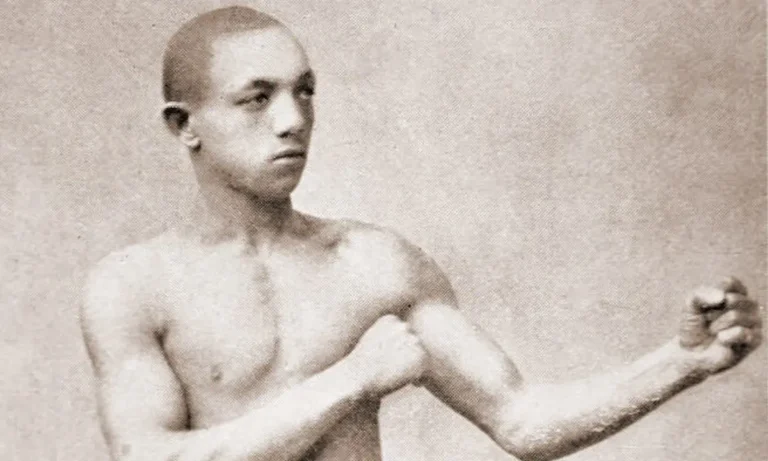 Must Read: Ο πρώτος μαύρος αθλητής στην ιστορία που κέρδισε παγκόσμιο πρωτάθλημα