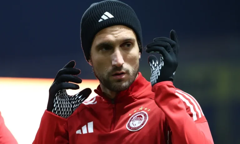 Ποδόσφαιρο: Ολυμπιακός : Ο Καμπελά έφυγε, αυτός δεν το κουνάει…