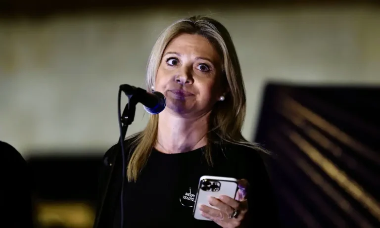 Κοινωνία: Μαρία Καρυστιανού: «Το να κόβουν βόλτες τα τουρκικά αλιευτικά στα χωρικά μας ύδατα δεν είναι ήρεμα νερά»