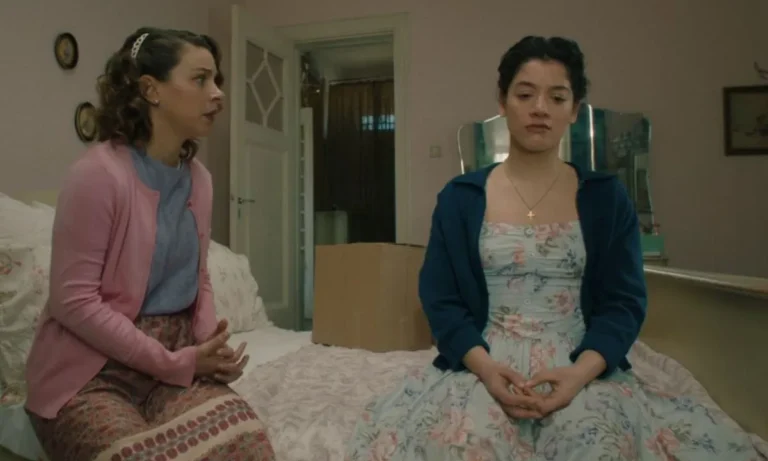 Media: Το σπίτι δίπλα στο ποτάμι: Η Ιουλία επιτίθεται στην Ασπασία – οικογενειακή σύγκρουση χωρίς επιστροφή