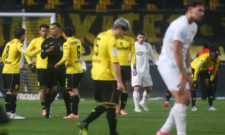 Ποδόσφαιρο: ΑΕΚ – Άρης: Aπορούν και (όλοι) οι Έλληνες διαιτητές!