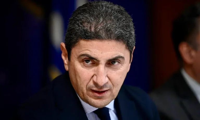 Κοινωνία: Έγινε κι αυτό: Ο Αυγενάκης που επί υπουργίας του «μεγαλουργούσε» ο ΟΠΕΚΕΠΕ έγινε πρόεδρος… αγροτικού φορέα