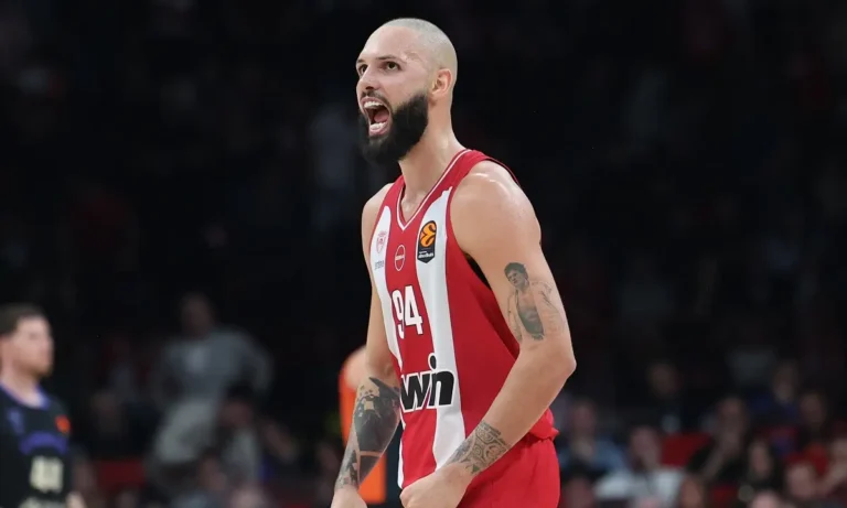 Μπάσκετ: Ολυμπιακός – Μπαρτσελόνα 87-75: Θρύλος για μεγάλα πράγματα, πάτησε την Μπαρτσελόνα και φουλάρει για πλεονέκτημα έδρας