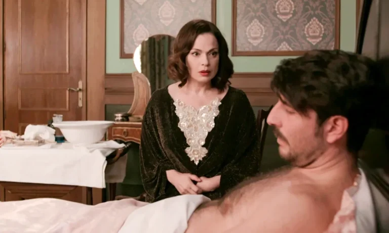 Media: Grand Hotel: Η Κυβέλη αποκαλύπτει με γράμμα στην Αλίκη ότι είναι ερωτευμένη με τον Ρήγα – Θέλουν να φύγουν μαζί