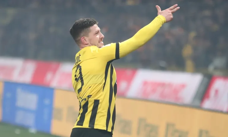 Ποδόσφαιρο: ΑΕΚ-Παναθηναϊκός 4-0: Το θωρηκτό Γιόβιτς κατάπιε με 4 γκολ τον Παναθηναϊκό και η ΑΕΚ έστησε πάρτι στο ντέρμπι