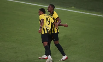 Ποδόσφαιρο: ΑΕΚ: Τι συμβαίνει με Κουτέσα, Ελίασον