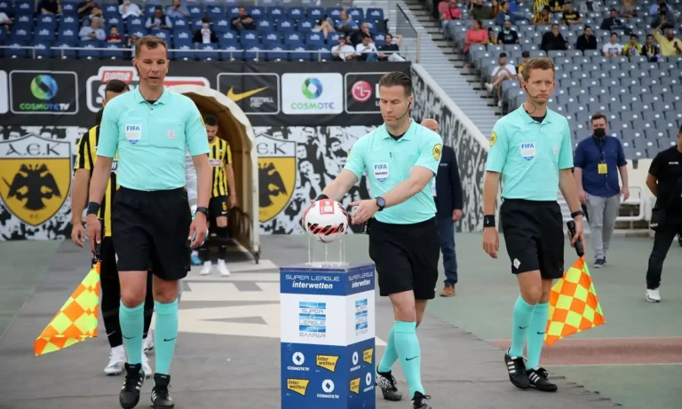 Ποδόσφαιρο: Τι κάνουν ΑΕΚ και Ολυμπιακός με διαιτητή τον Μάκελι