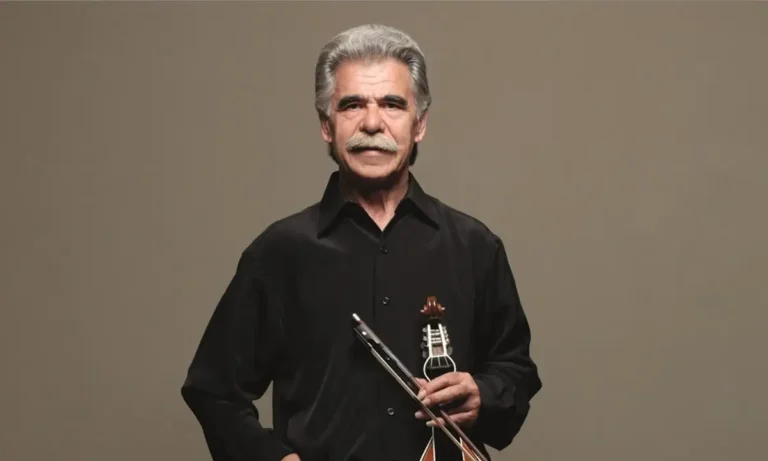 ExtraTime: Βασίλης Σκουλάς: Παρουσίαση της βιογραφίας του στα Χανιά