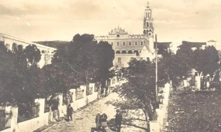 Must Read: Έσκαψαν σε ένα χωράφι της Τήνου, και βρήκαν την εικόνα που συγκλόνισε ολόκληρη την Ελλάδα