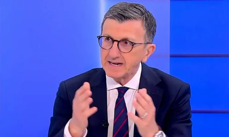 Κοινωνία: Επίθεση με σενάριο του μυαλού του έκανε ο Πορτοσάλτε στην Καρυστιανού: «Ξεφτίλα αν ανακοινώσει κόμμα στη μέρα της τραγωδίας»