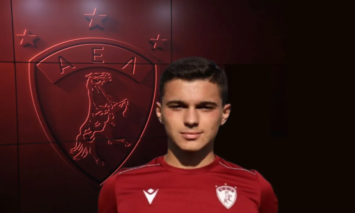 Εδώ και 2,5 μήνες είχε τελειώσει την υπόθεση του νεαρού μέσου Βασίλη Βαρσάμη της ΑΕΛ ο Ολυμπιακός.