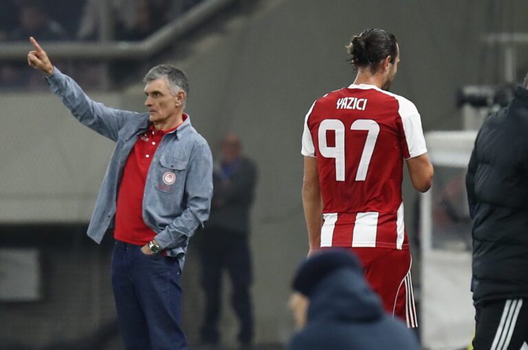 Ποδόσφαιρο: Ολυμπιακός : Απορούσε ο Γιαζίτσι στον πάγκο μετά την αλλαγή του κόντρα στον ΠΑΟΚ