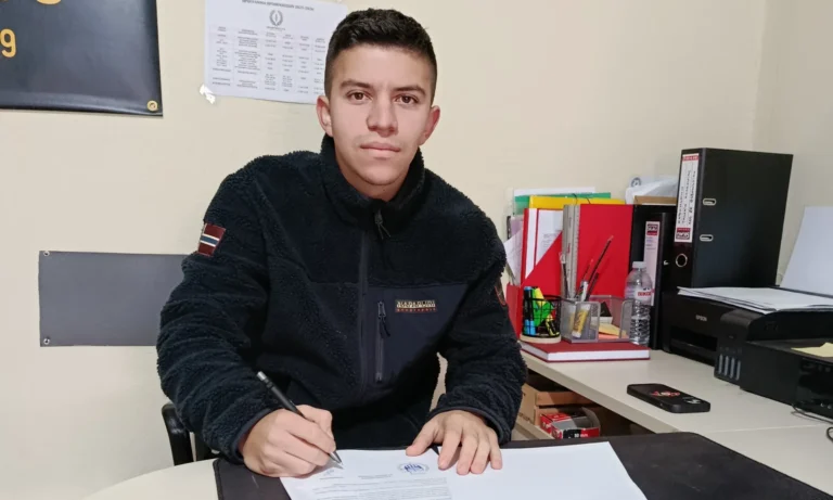 Ποδόσφαιρο: Ελλάς Σύρου: Παίρνει Λαύκα από τον Αίαντα Σαλαμίνας, φέρνει «μεσοεπιθετικό» με παιδεία Πανιωνίου