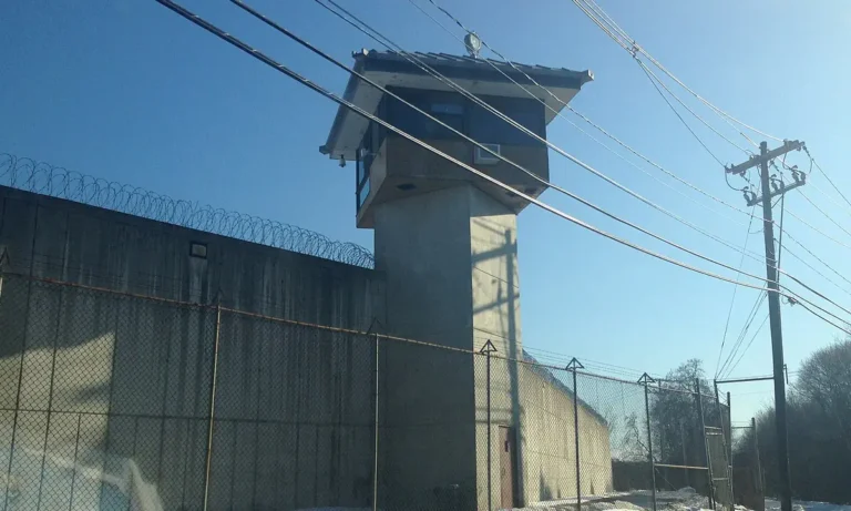 Must Read: Έδωσαν σε κρατούμενους μια ουσία που αλλάζει το μυαλό και πίστεψαν ότι μπορούν να τους αλλάξουν