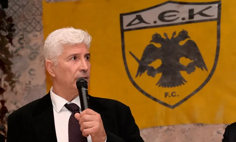 Ποδόσφαιρο: ΑΕΚ: Ο Μάριος Ηλιόπουλος έδωσε ένα κλαδί ελιάς στον Στέλιο Μανωλά