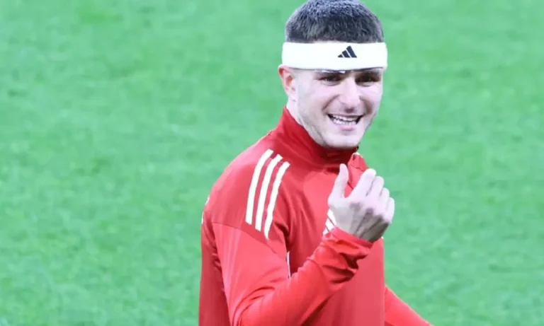 Ποδόσφαιρο: Συνεχίζει να φορά την τυχερή Adidas ο Πιρόλα