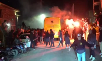 Ποδόσφαιρο: Αποθέωση για την ΑΕΚ στον Βόλο