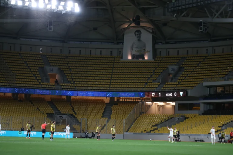 Ποδόσφαιρο: ΑΕΚ – Λεβαδειακός 1-0 (Ημίχρονο): Καλύτερη η ΑΕΚ στο ημίχρονο, ακυρώθηκε στο τσακ γκολ του Λεβαδειακού