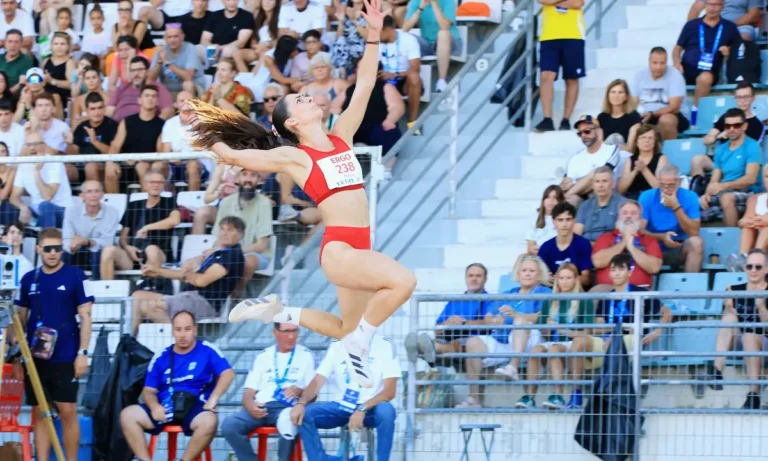 Στίβος: Έβελυν Μητροπούλου και η Ναταλία Μπέση έκλεψαν την παράσταση στο μήκος