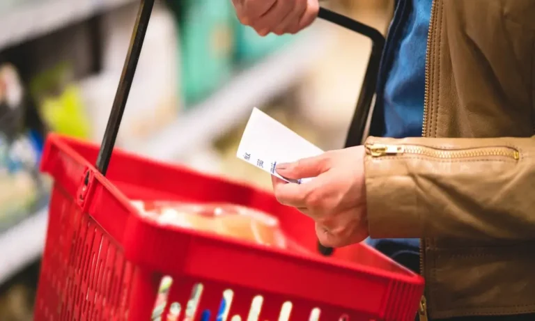 Κοινωνία: Ακρίβεια: Καταπέλτης η εγκύκλιος του ΓΓ Εμπορίου – Τρομακτικές αυξήσεις σε 344 προϊόντα την περίοδο 2021- 2025