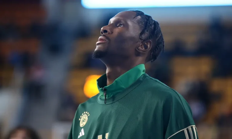 Μπάσκετ: Τρέλα στον κόσμο του Παναθηναϊκού όταν είδε τον Νάιτζελ Χέιζ-Ντέιβις στα πράσινα