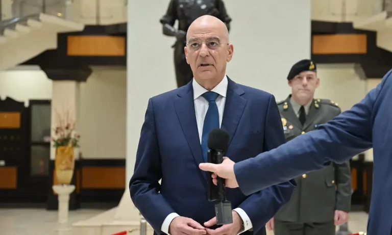 Ελληνοτουρκικά: Ερωτήματα για την απουσία Δένδια από τη σύνοδο Ελλάδας – Τουρκίας