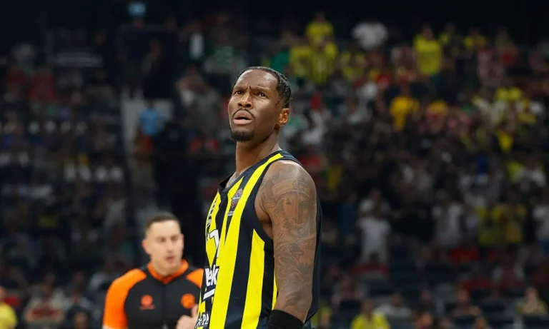 Μπάσκετ: Χέιζ Ντέιβις: Γύρισε το παιχνίδι ο ΠΑΟ