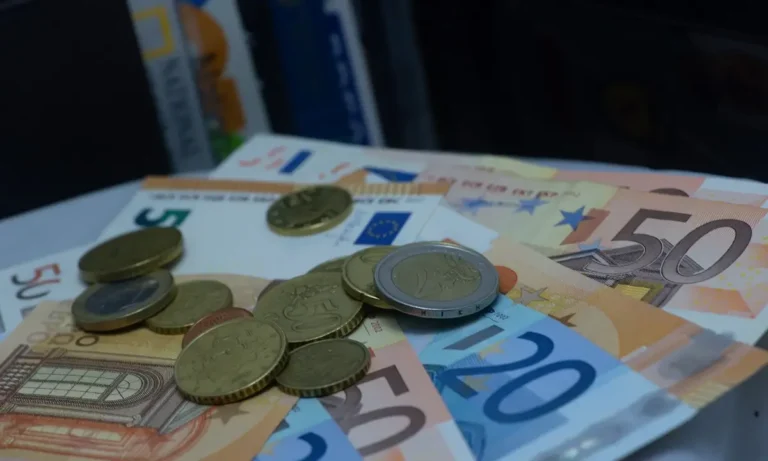 Κοινωνία: Πότε θα δοθούν τα 250 ευρώ πριν το Πάσχα