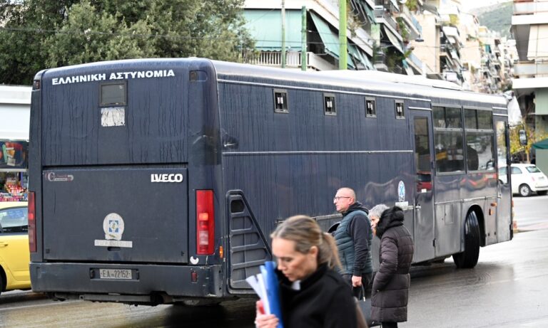 Κοινωνία: Δραπέτευσε Αιγύπτιος από την Ευελπίδων – Τον είχαν χωρίς χειροπέδες