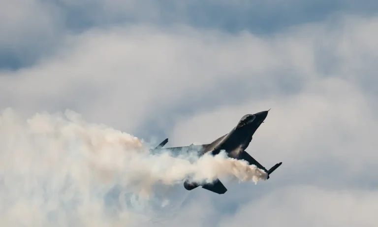 Κόσμος: Μυστήριο με F 16 στην Ουκρανία και δυτικούς πιλότους