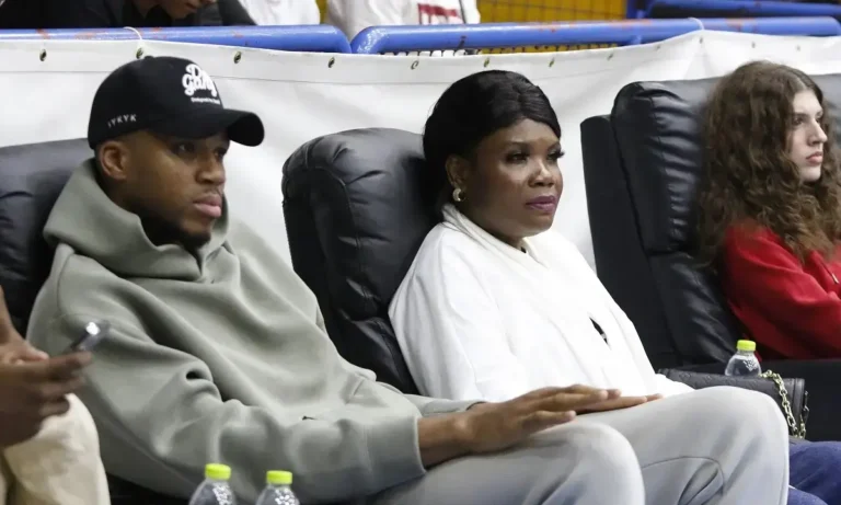 Μπάσκετ: Τρόλαρε τον Παναθηναϊκό ο Γιάννης Αντετοκούνμπο