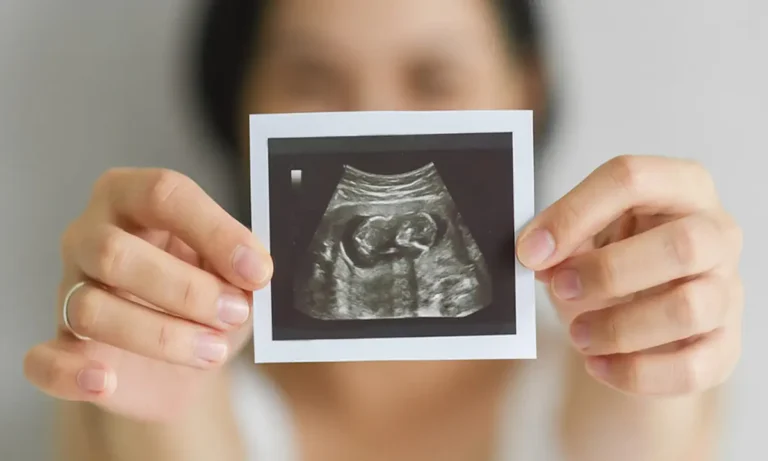 Ελευθέριος Ανδρώνης: Ελλάδα: 46 δημόσια νοσοκομεία δεν κάνουν εκτρώσεις και κάποιοι δημοσιογράφοι… «αφρίζουν» – Εμείς θα πούμε συγχαρητήρια!