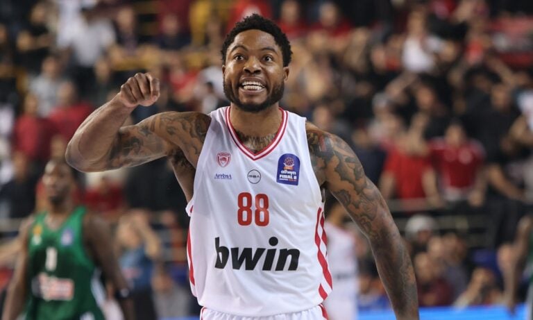 Μπάσκετ: Ήχος μαϊμούς προς τον Τάιρικ Τζόουνς στον τελικό Κυπέλλου (βίντεο)