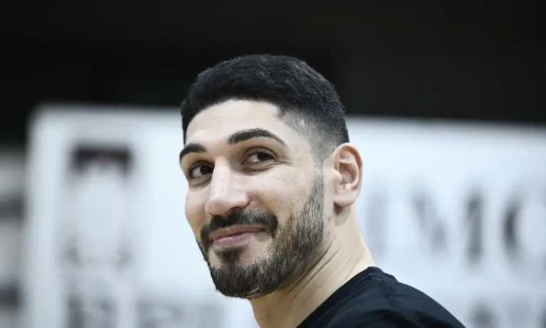 Μπάσκετ: Ο Καντέρ τα έχωσε χοντρά στον Αταμάν – «Άκουσα πως υπάρχουν πολλές φήμες πως θα τον απολύσουν»