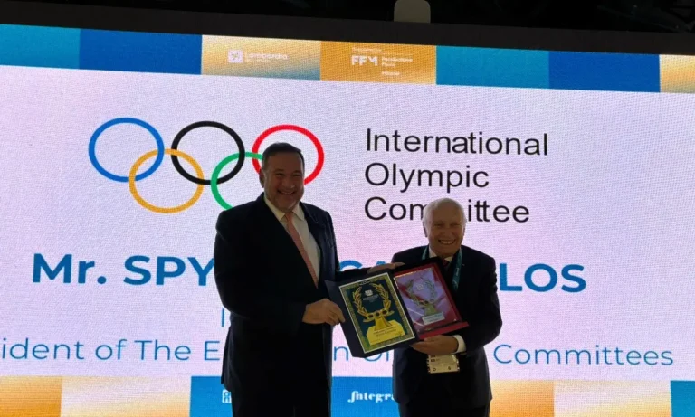 Σπορ: Στον Πρόεδρο των ΕΟΕ Σπύρο Καπράλο το Όσκαρ Αθλητικής Τηλεόρασης και Κινηματογράφου