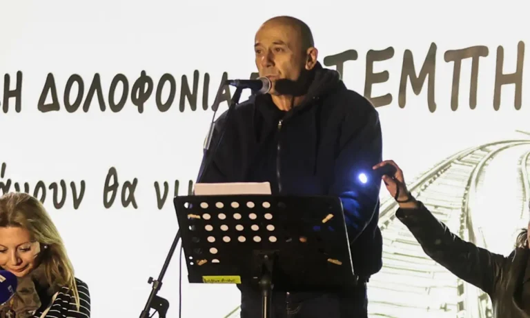 Κοινωνία: Βασίλης Κοκοτσάκης για εκταφές: «Οι οικογένειες δεν ζήτησαν επιλεκτικές εξετάσεις – Ποιος φοβάται τους νεκρούς των Τεμπών;»