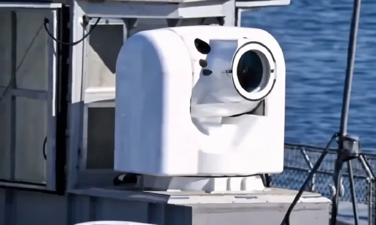 Κόσμος: Η Ιαπωνία δοκιμάζει ναυτικό λέιζερ 100 kW που είναι ότι… πρέπει για την Ελλάδα