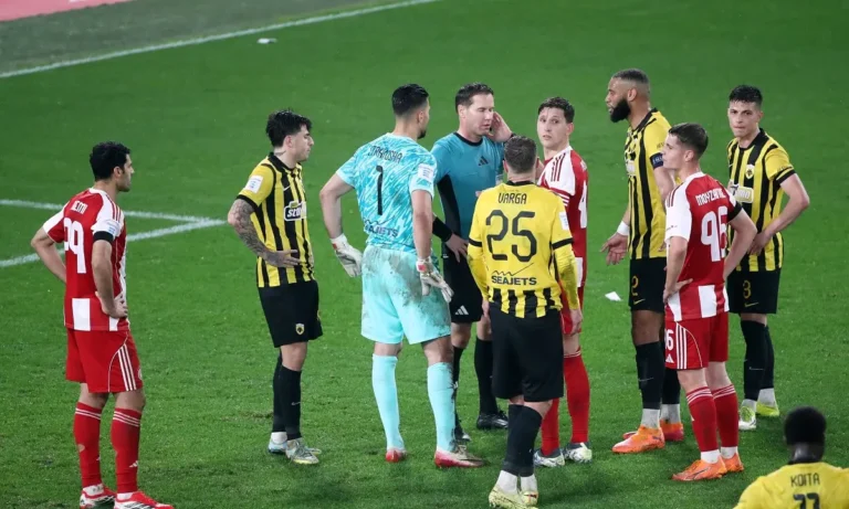 Ποδόσφαιρο: Πως θα ήταν η βαθμολογία αν δεν έδινε ο Μάκελι το πέναλτι στο ΑΕΚ – Ολυμπιακός